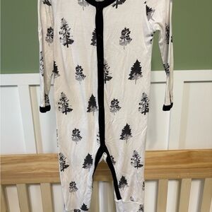 Kyte BABY Black and White Tree romper